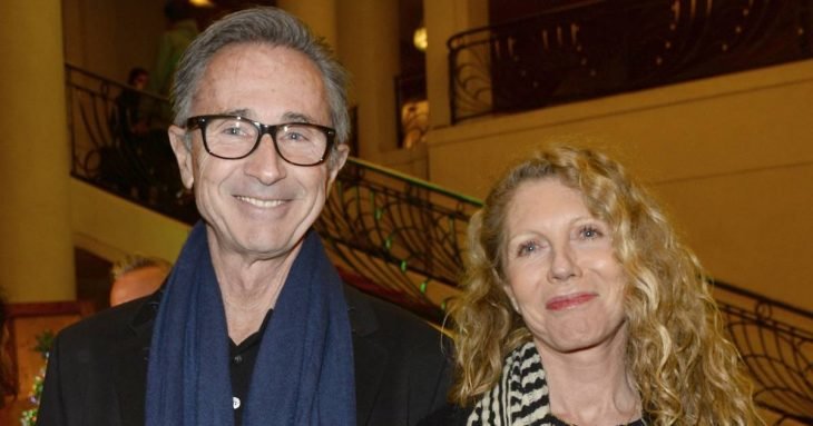 Avec qui Thierry Lhermitte est-il en couple ?