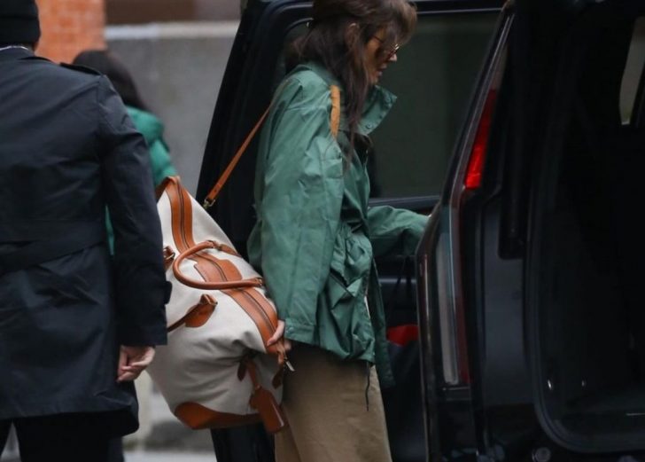 Suri Cruise out for holiday weekend with mom, Katie Holmes
