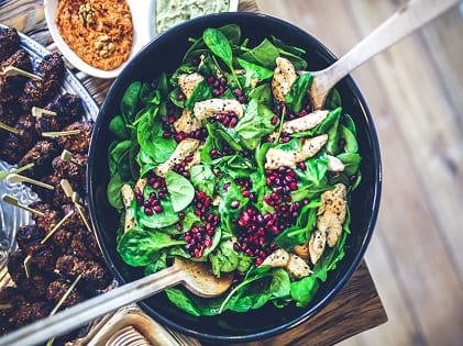 spinach-chicken-pomegranate-salad